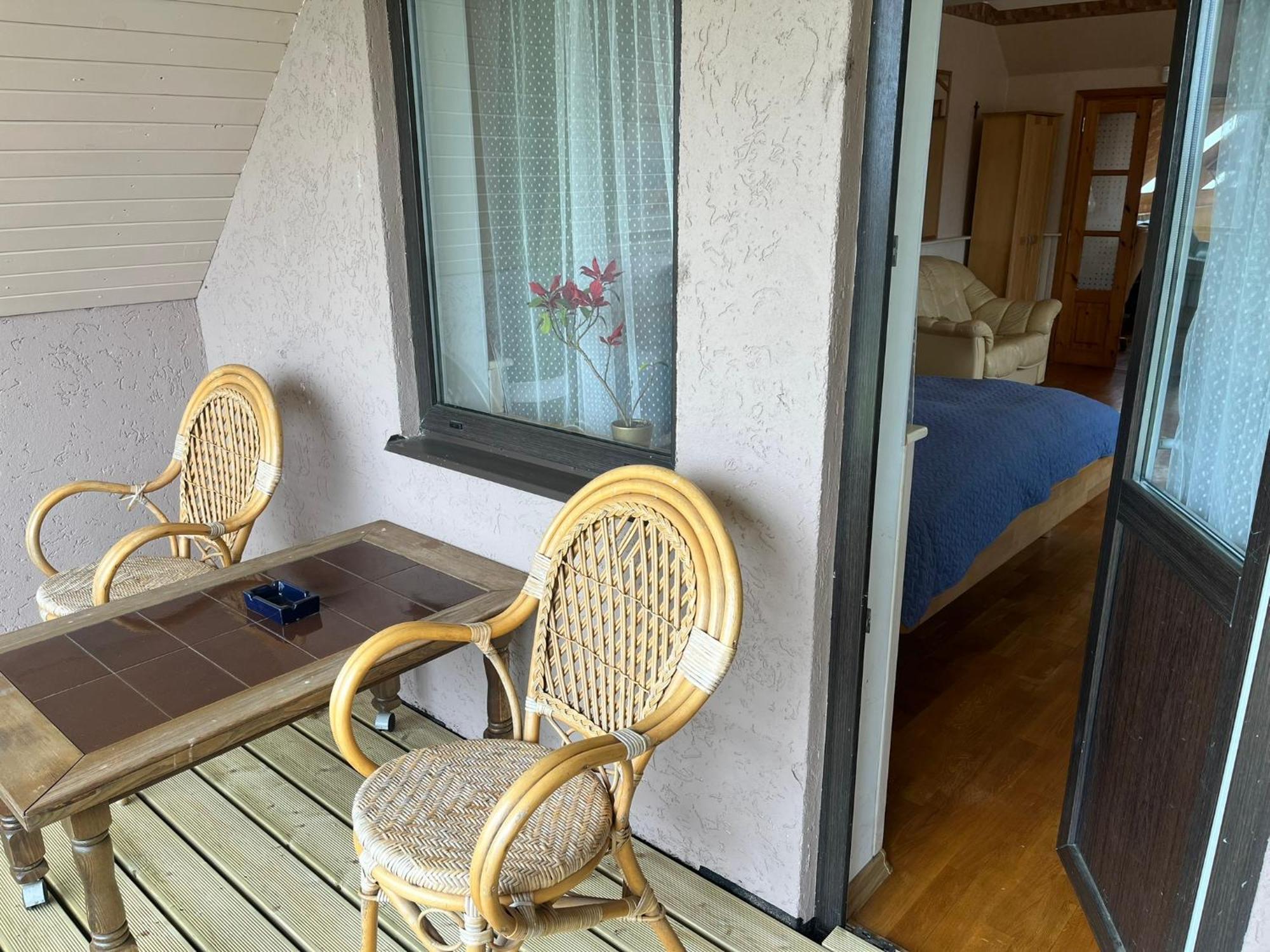 Family House Apartments Salacgriva Bagian luar foto